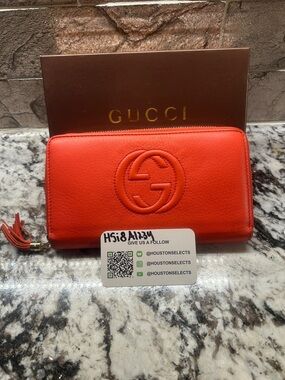 Gucci Orange Leather Zip Wallet with Embossed GG with box and COA